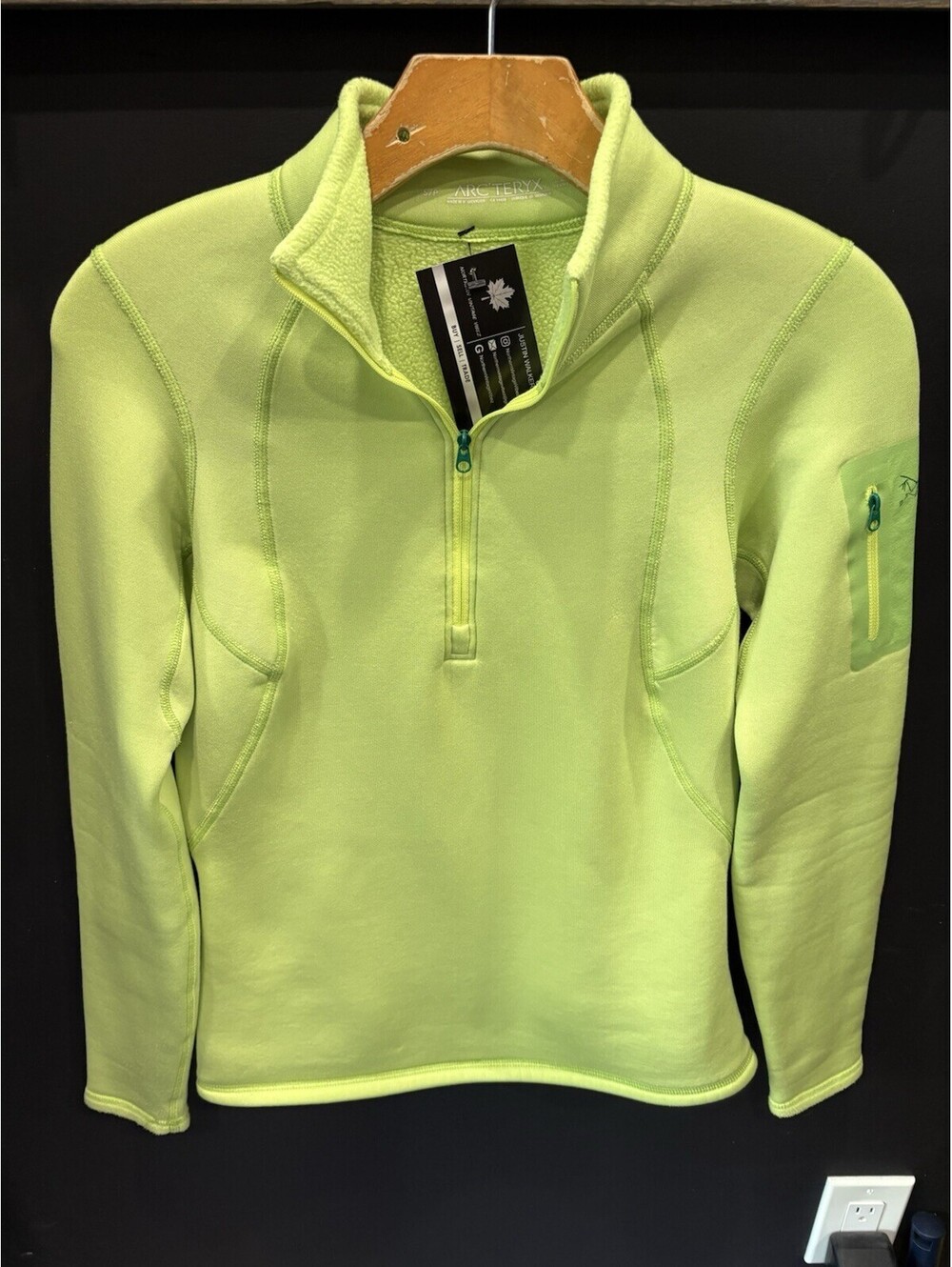 Woman’s Arc’teryx Green Zip Up Sports Jacket
